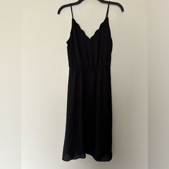 Socialite Black Dress Scallop Neckline SZ Small Spaghetti Strap Date Night Out - Picture 1 of 6